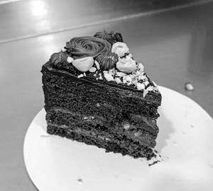 Belgian Hazelnut Crunch Cake Slice (1)
