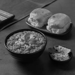 Pav Bhaji (Serves 1)