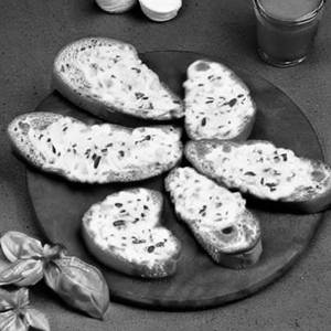 CHEESE GARLIC TOAST