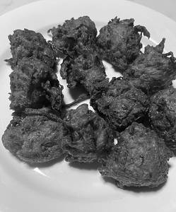 5 Plates Onion Pakoda