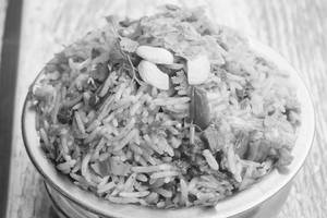Veg Biryani With Raita