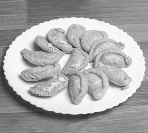 Mava Gujiya