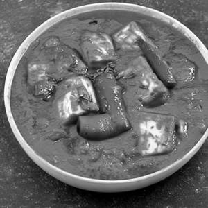 Paneer In Hot Red Chilly Gravy