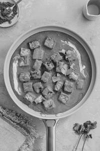 Paneer Butter Masala [3 Pieces] With 2 Plain Paratha