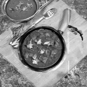 Veg Rogan Josh Soya Chaap Gravy