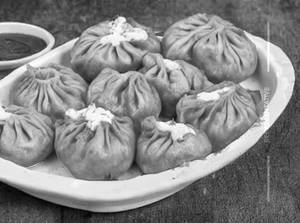 Makhani Paneer Momos