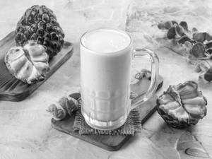 Fresh Sitaphal Milkshake