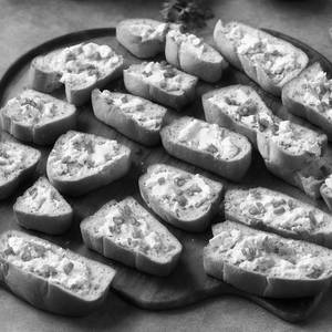 Cream Cheese Garlic Bread