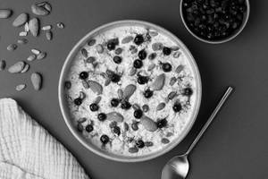 Blueberry Burst Overnight Oats [Protein -21g, Fiber-11.4g]