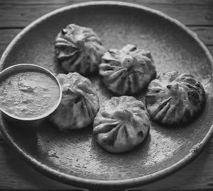 Masala Tandoori Momos [8 Pieces]