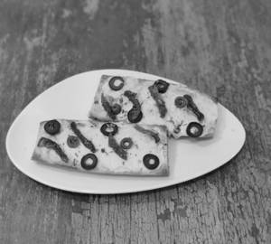 Sun-Dried Tomato Olive Garlic Bread