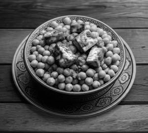 Chickpeas Tandoori Paneer Chaat