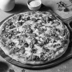 Royal Tandoori Treat Pizza