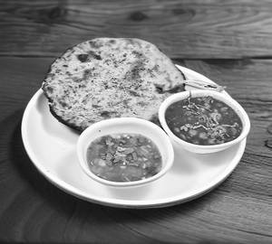 Aloo kulcha ( 1 pc ) + Chole