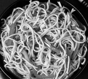 Veg Hakka Noodles