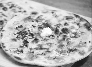 Aloo pyaz mix prantha