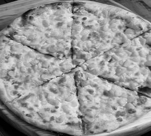 Cheese and corn pizza                      