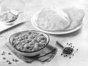 Chole Bhature [2 Pieces]