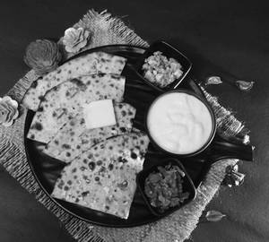 Paneer Pyaz Parantha