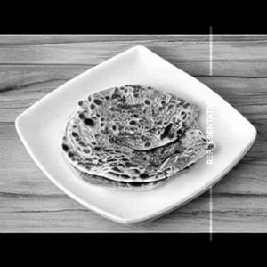 Green Chilli Prantha (Plate)