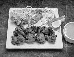 Boneless Chicken Tikka Raosted (per Plate)