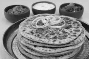 Onion paratha [4 pieces]