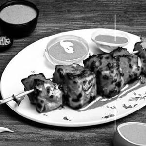 Rumali Chicken Tikka Sezwan Sharwma