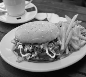 Crispy chicken burger