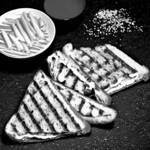 Special Garlic Chilli Cheese Grilled Toast Sandwich