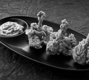 Hot & crispy chicken lollipops