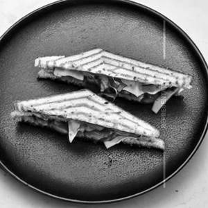 Veg. Cheese Grill Sandwich