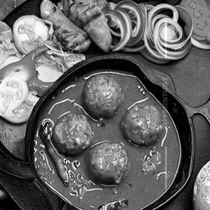 Veg Ball In Choice Of Sause