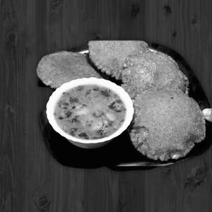 Kuttu atta puri [5 pieces] whith sabji [250ml]