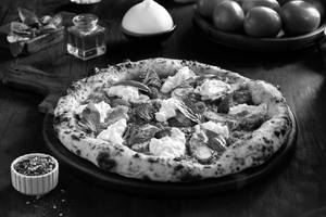 Italian - Pizza Marinara with Grilled Chicken & Burrata Cheese