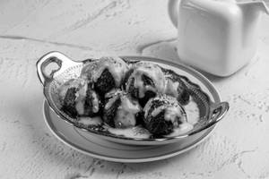 Gulab Jamun With Rabdi (6 Pcs)