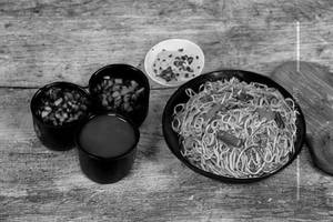 Schezwan Noodles - Veg
