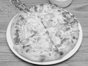 Onion pizza
