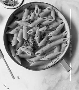 Hot Garlic Cheese Penee Pasta