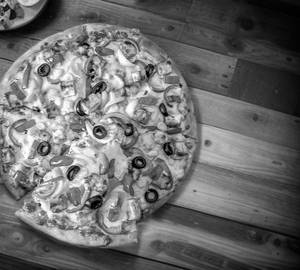 Fiery Paneer Pizza