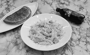 Non Veg Pasta+garlic Bread+soft Drink