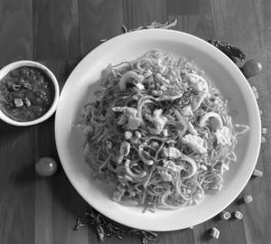 Egg Chilly Basil Noodles