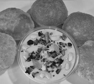 Kesari Dry Fruit Srikhand (300) ml With 5 Puris