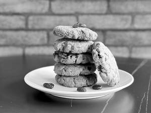 Vegan Oatmeal And Cranberry Cookie