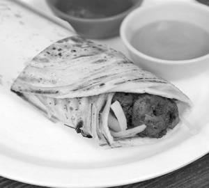 Chicken Egg Laccha Roll