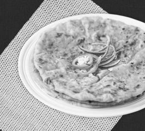 Aloo pyaj paratha