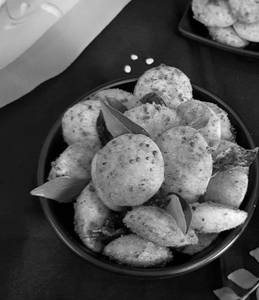 Garlic Button Idli