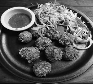 Spicy fried popcorn chicken