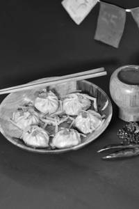 Veggie steamed momos [6 pieces]