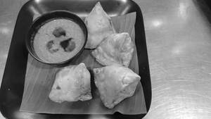 Cocktail Aloo Samosa 