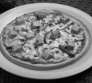 Chicken Chilli Pizza [8 Inches]